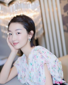 周冬雨的眼妆 内双小眼睛如何化妆